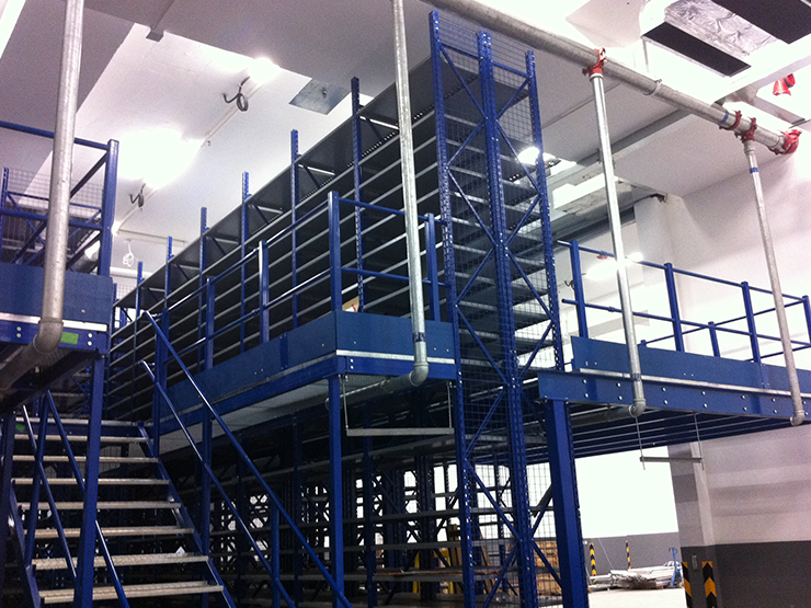 Mezzanine racking is especially suitable for companies dealing with auto parts and electronic components.